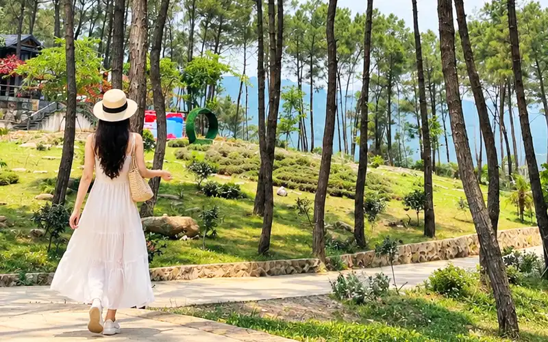 Đi dạo giữa thiên nhiên Hồ Hao Hao