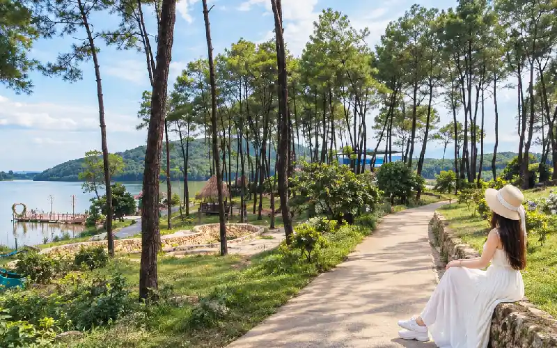 Không gian cây xanh tại Hồ Hao Hao